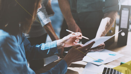 interim manager director de planta mejorando operaciones en industria alimentaria